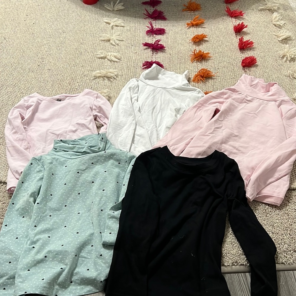 Set of 5 long sleeve shirts. H&M